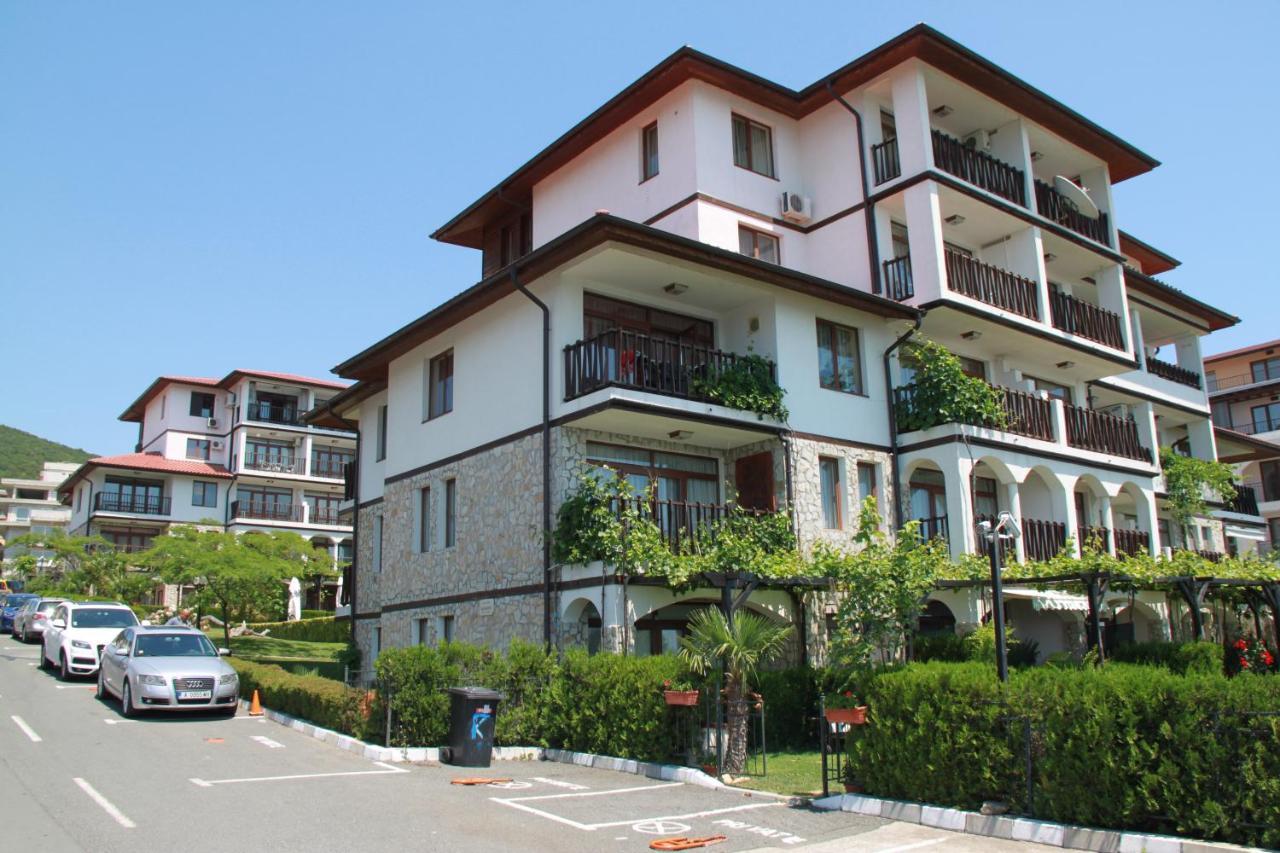 Bademite Apartments Sveti Vlas Ngoại thất bức ảnh